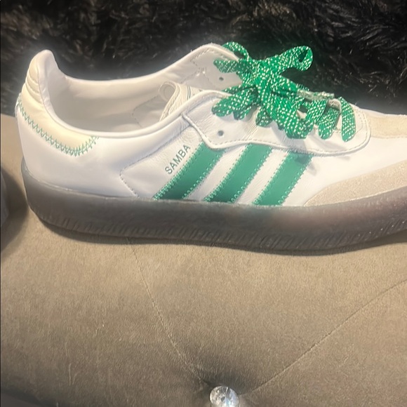 Adidas Samba Classic White and Green Shoes - Picture 6 of 6